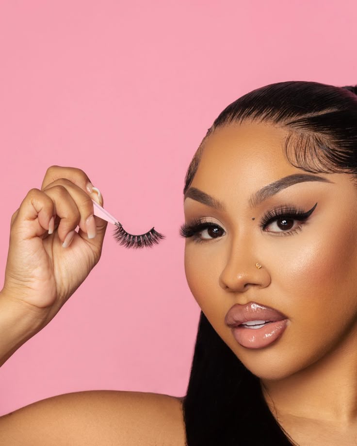 Coloca las Pestañas Magnéticas